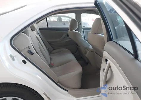 2011 Toyota Camry z USA, uszkodzony, nr VIN 4T1BF3EK1BU752669